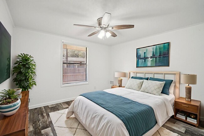 Foto del edificio - Whisperwood Apartments