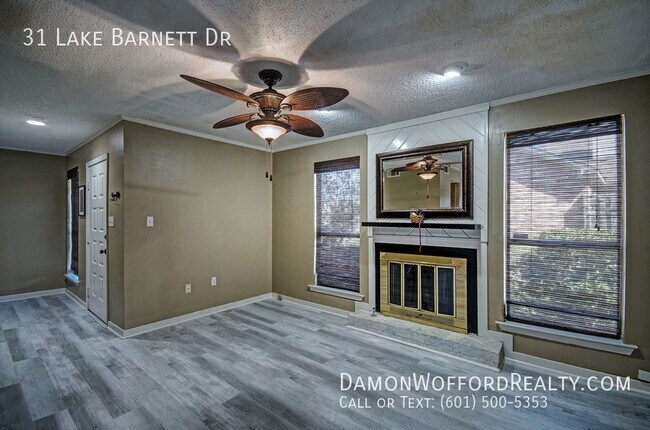 Building Photo - 31 Lake Barnett Dr