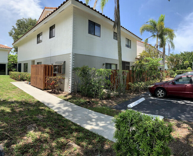 Building Photo - 7890 Lago Del Mar Dr