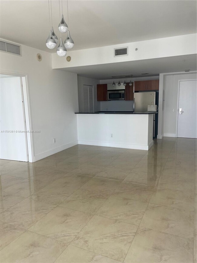 Building Photo - 300 S Biscayne Blvd