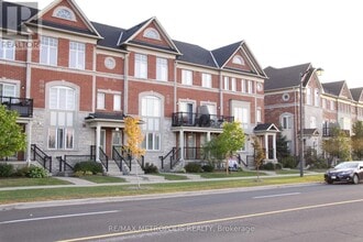 Building Photo - 2127 Bur Oak Ave