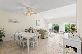 Building Photo - 2584 Muirfield Ct
