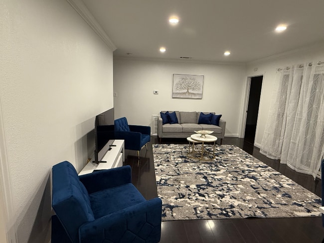 Foto del edificio - 4775 Beverly Ct