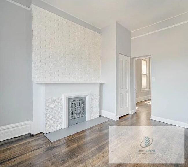 Building Photo - 2926 S Wallace St