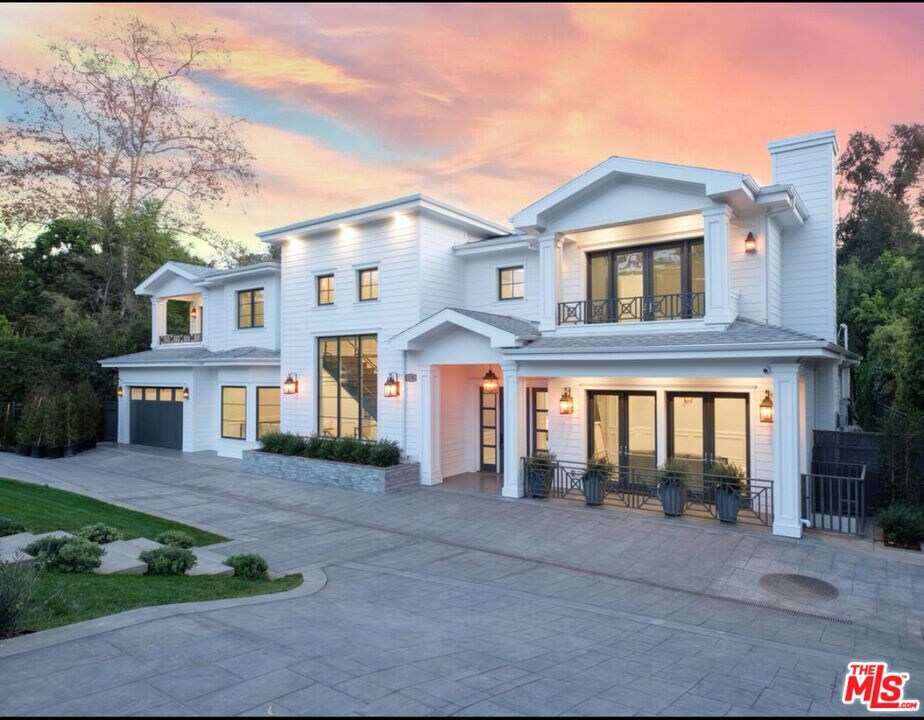 Primary Photo - 126 N Canyon View Dr