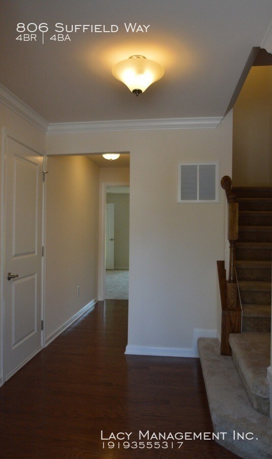 Foto del edificio - 806 Suffield Way