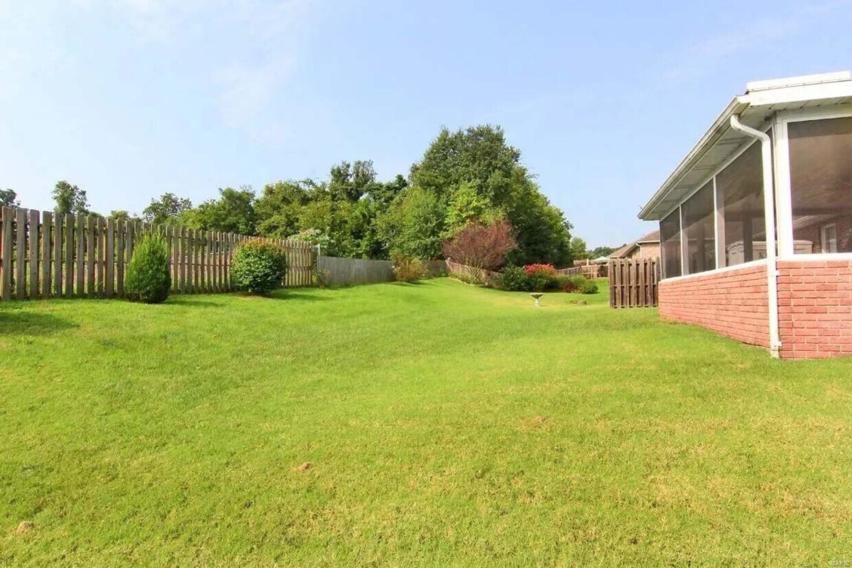 Building Photo - Spacious Duplex In Cape Girardeau