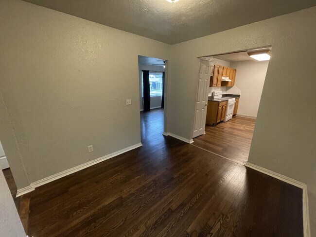 Foto del edificio - 2 Bed, 1 Bath Home