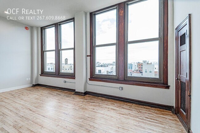 Building Photo - 1300 S 19th St