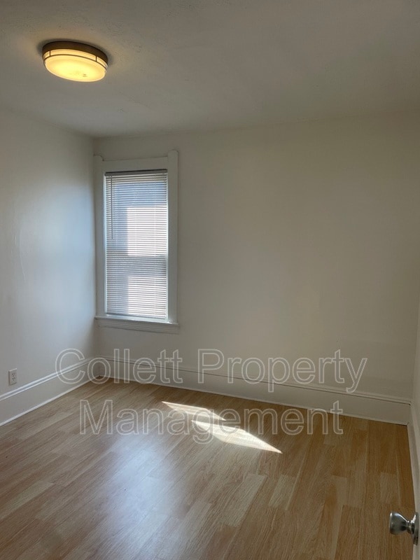 Foto del edificio - 1924 E 123rd St