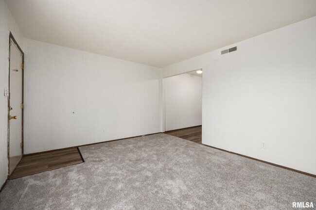 Building Photo - 1300 W Jeth Ct