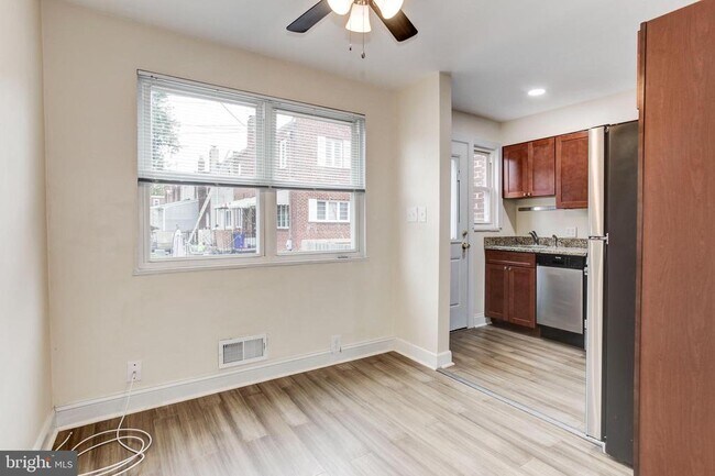 Building Photo - 1207 Gibbon St