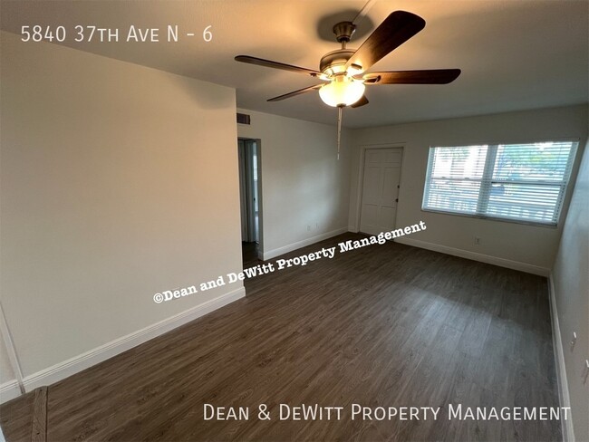 Building Photo - Renovated 2 BR 1 Bath in West St Pete w/In...