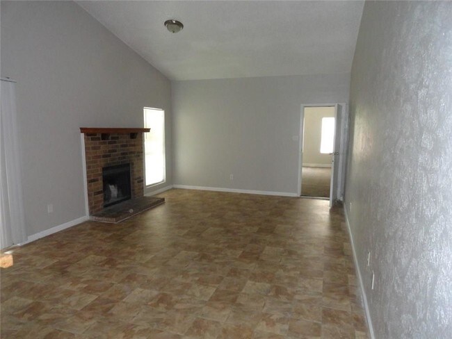Building Photo - 9910 Cushing Dr