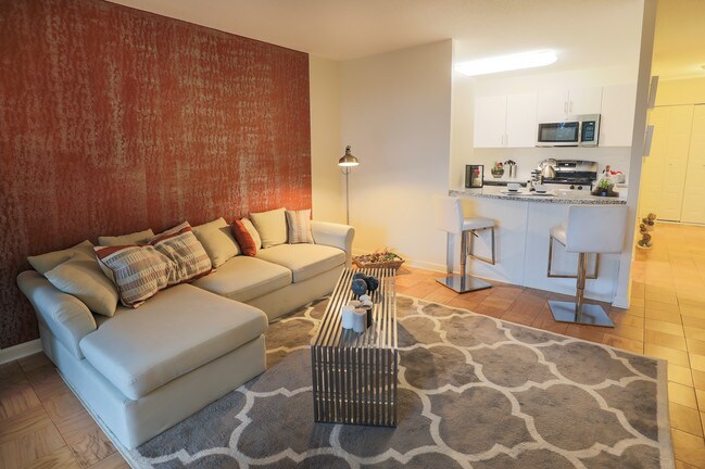 APTO. 303 - The Seasons Apartments