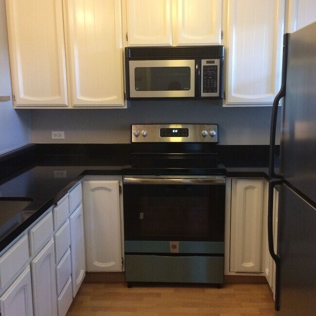 Building Photo - 738 Via Casitas