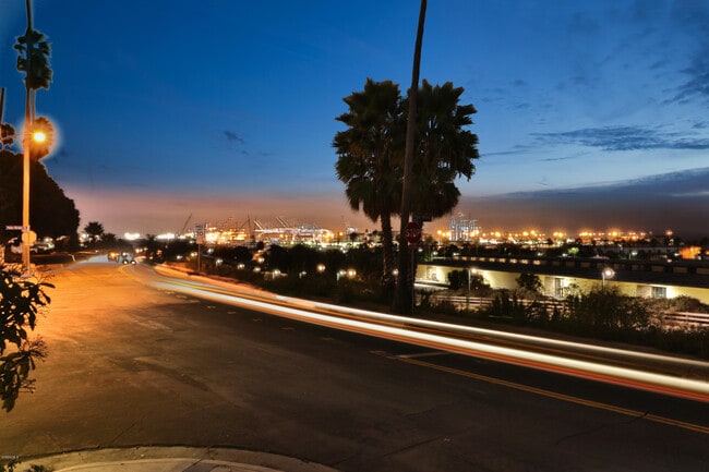 Foto del edificio - 1701 Crescent Ave