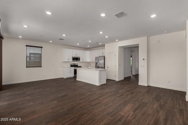 Foto del edificio - 20396 W Brittlewood Ave