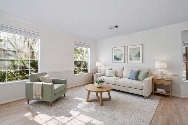 Foto del edificio - 2630 Lakeway Dr