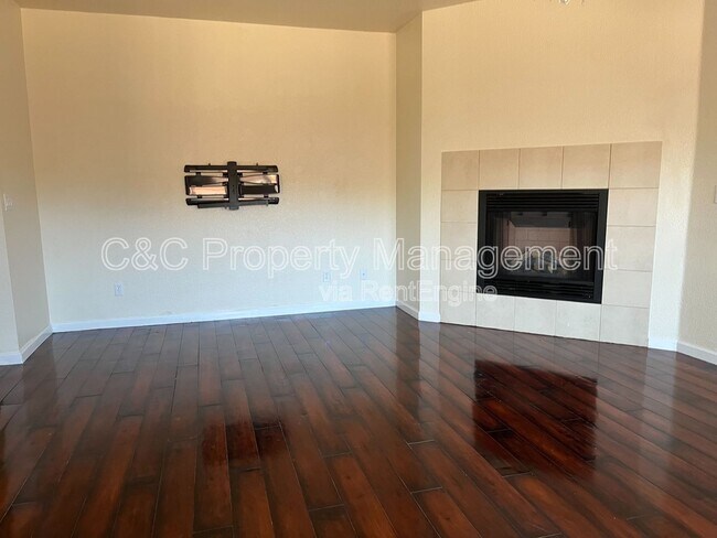Foto del edificio - 4020 Crescent Ct