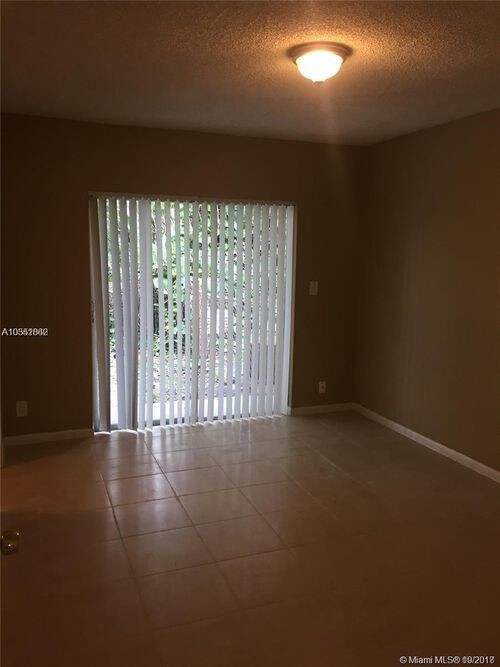 Foto del edificio - 3100 Coral Springs Dr