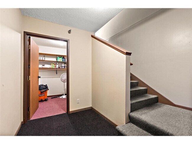 Foto del edificio - 6048 Chasewood Pkwy