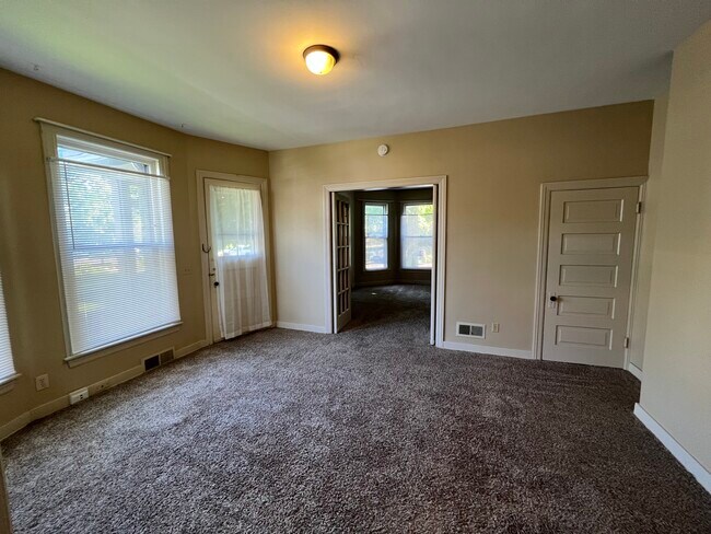 Foto del edificio - 215 Prospect Ave NE