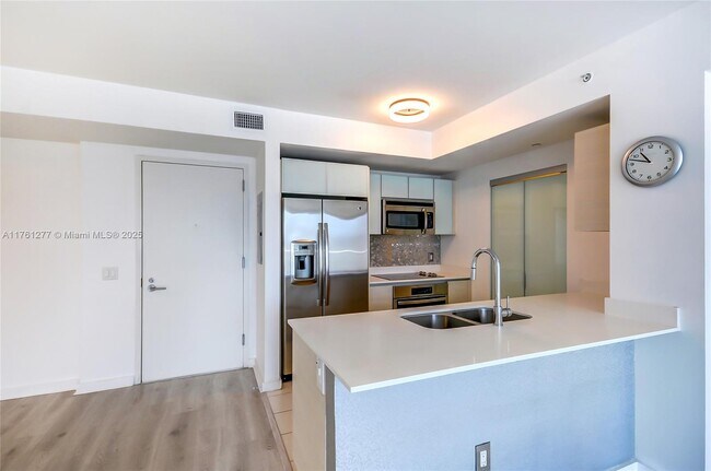 Foto del edificio - 4250 Biscayne Blvd