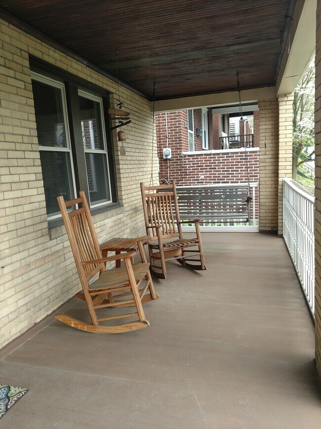 Foto del edificio - 3 Bedroom Home in Dormont!