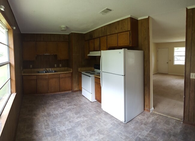 Building Photo - Home for Rent