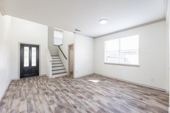 Foto del edificio - 32506 Rosella Ln