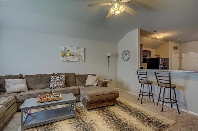 Building Photo - Charming 3-Bedroom, 2-Bath Home Near Lake ...