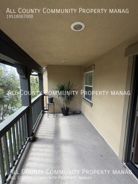 Building Photo - 315 W Linden Dr