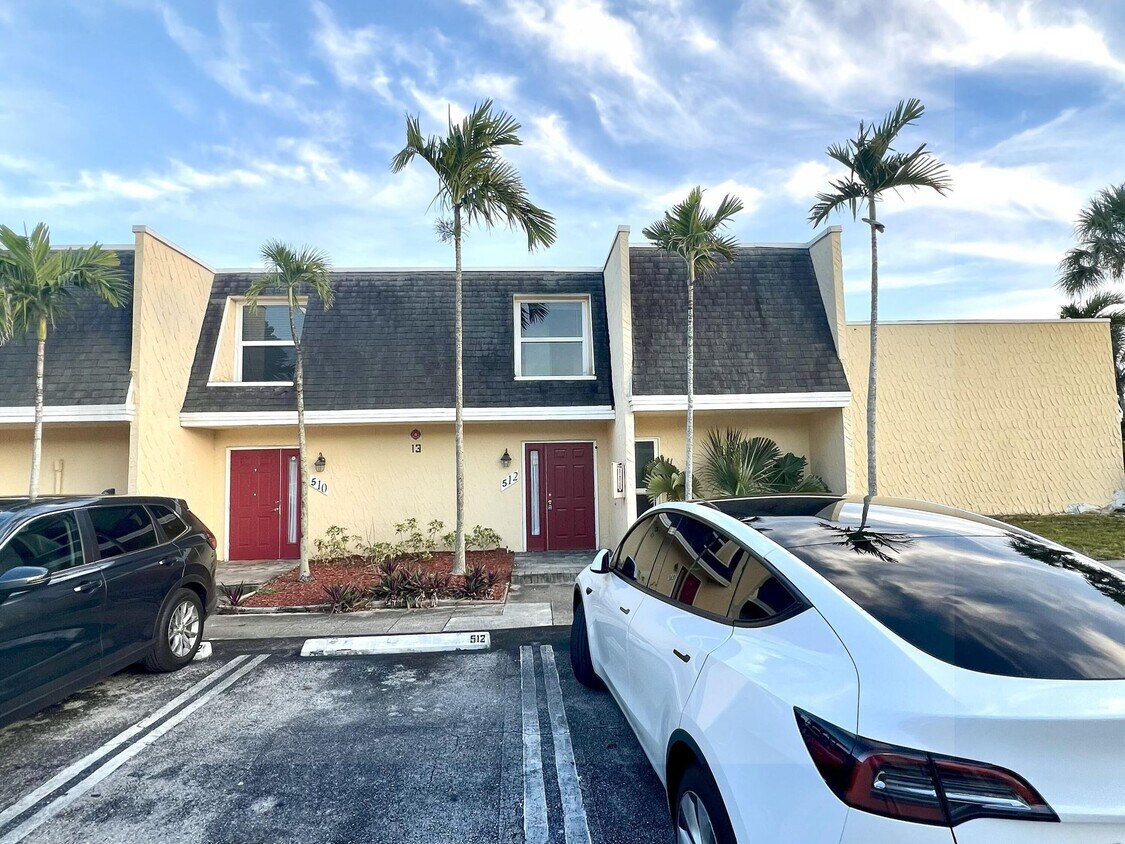 Foto principal - 512 SW 1st St