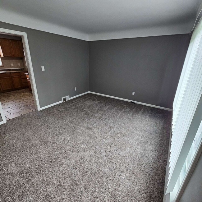 Building Photo - 3 Bedroom Updated Brick Ranch w/ 2 Car Attached Garage, Basement, Kitchen w/ All Stainless-Steel ...