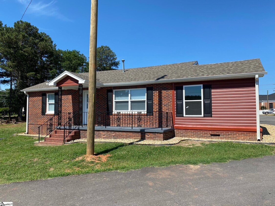 Primary Photo - 532 Farrs Bridge Rd