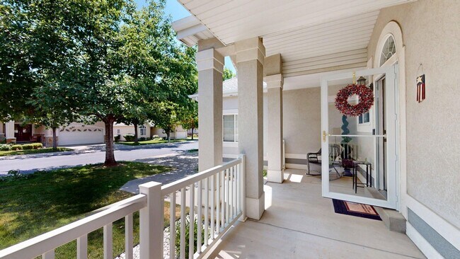 Foto del edificio - House for Rent in the Gated Community of W...