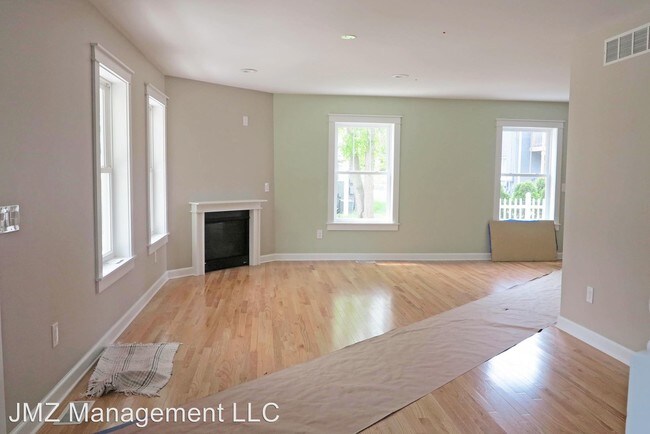Building Photo - 450 Fairbrook St