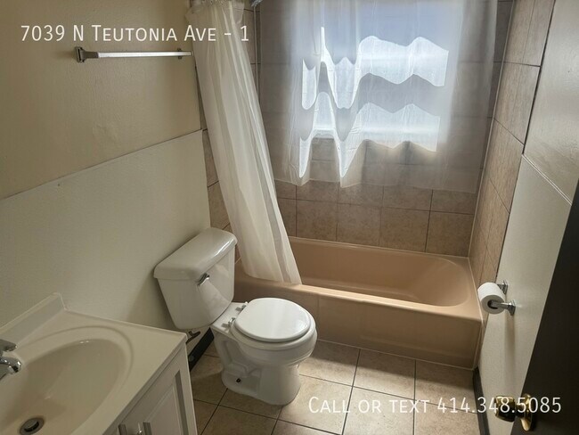Building Photo - 2 Bed Lower unit