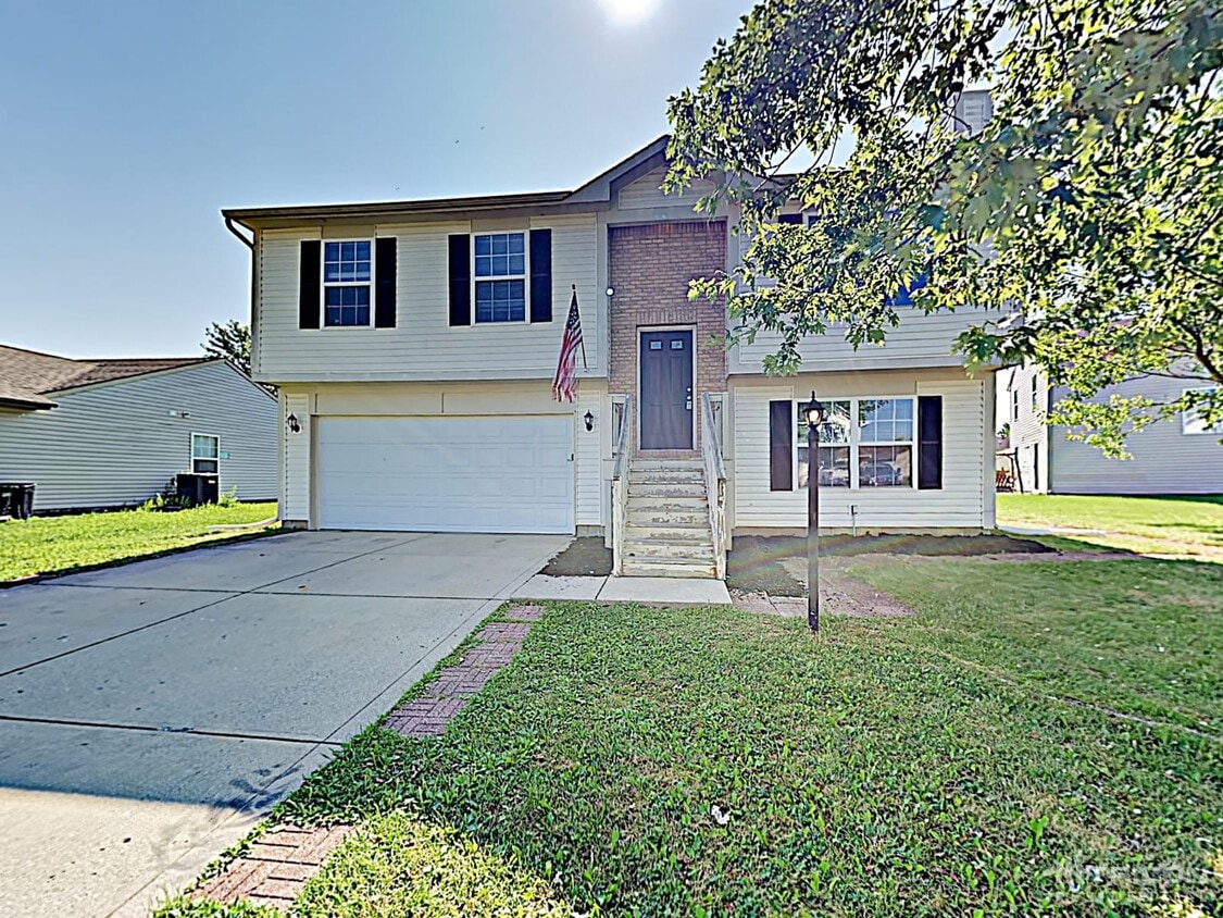Primary Photo - 321 E Brixton Woods Dr