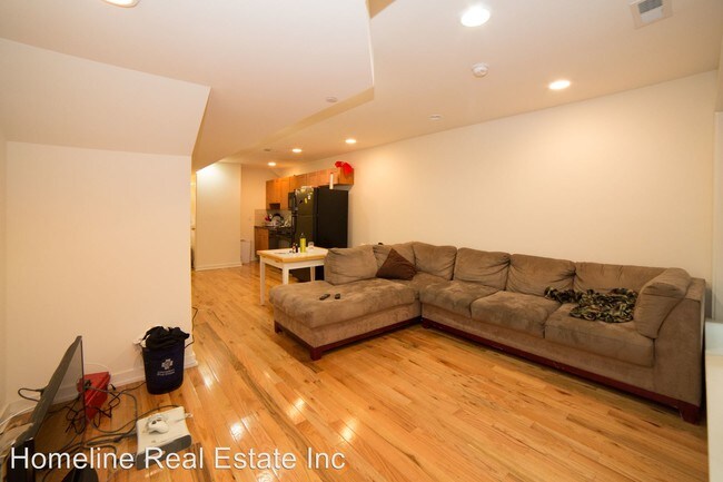 Building Photo - 4204 Chestnut St