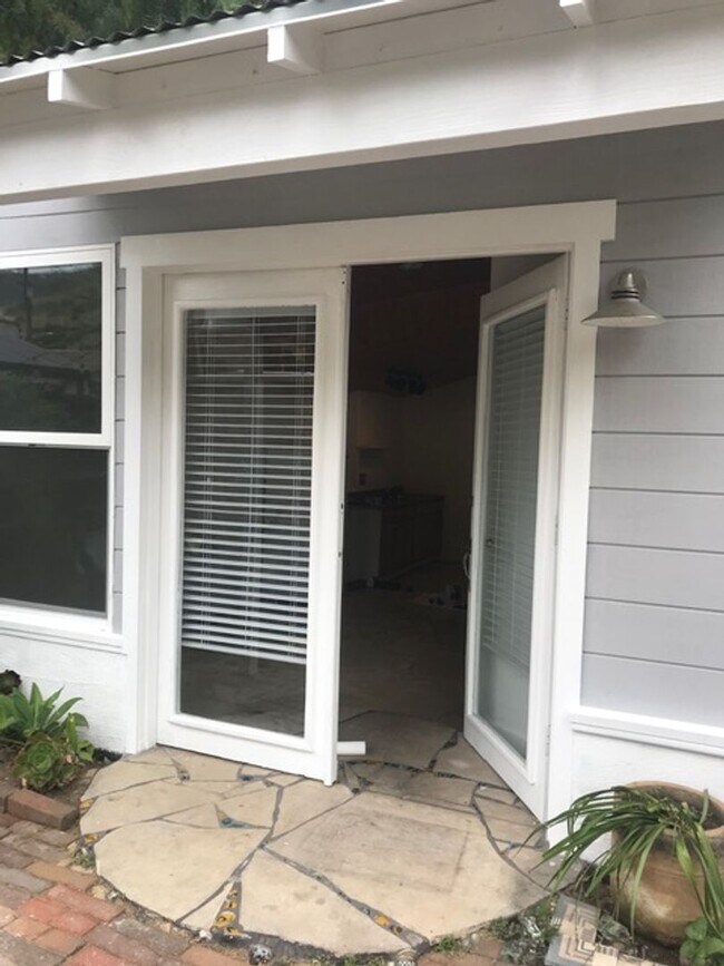 Foto del edificio - 21080 Laguna Canyon Rd