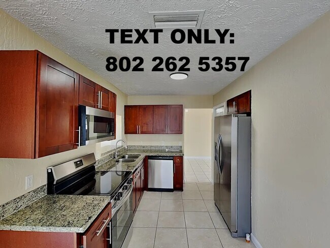 Foto del edificio - 11621 NW 30th Pl