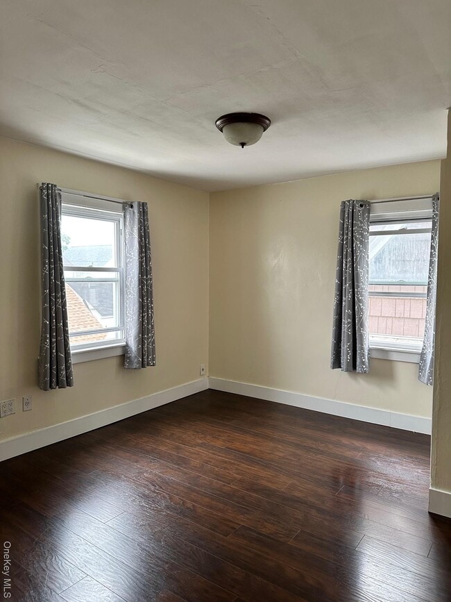 Foto del edificio - 93-31 215th St