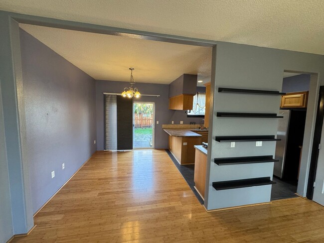 Foto del edificio - Spacious 4 Bedroom Home in SW Corvallis – $2,995/month