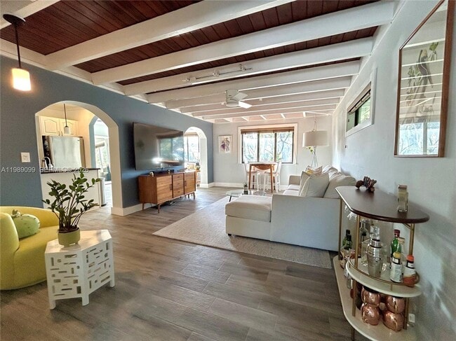 Foto del edificio - 1175 NE 131st St