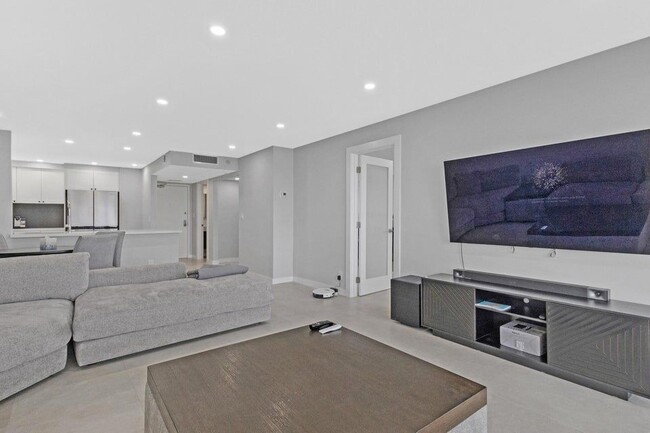 Building Photo - 3900 Galt Ocean Dr