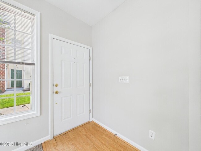 Foto del edificio - 2111 Kudrow Ln