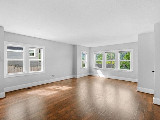 Building Photo - 9831 N Edison St