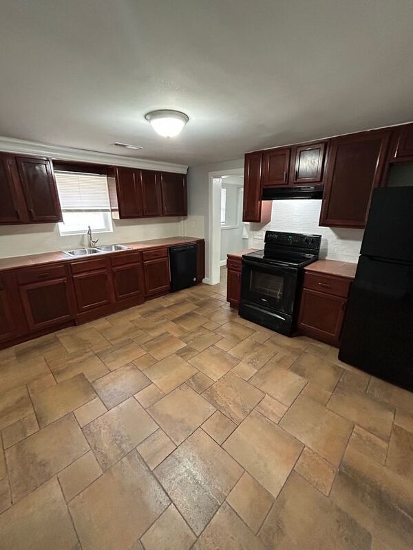 Building Photo - 1307 Shades Ave